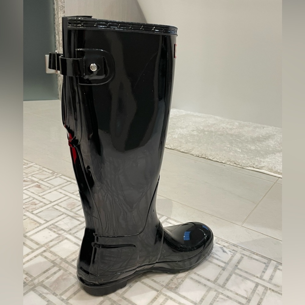 Hunter Original Tall Black Gloss Buckle Rainboots - Picture 4 of 11